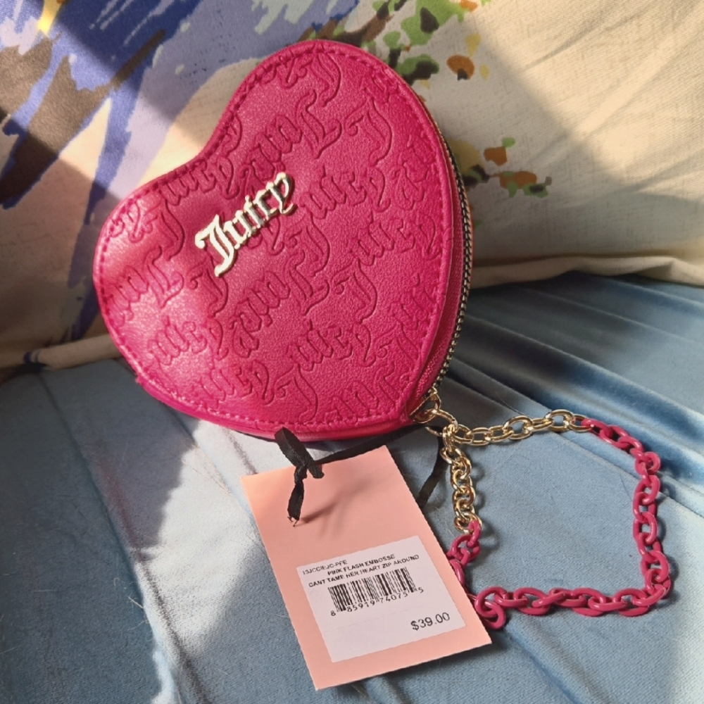 NWT Juicy Couture Fuchsia Heart Wristlet